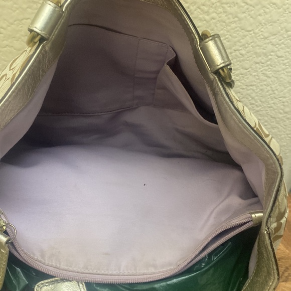 SoldVintage Gold Tapestry Coach purse 👛 Vintage rare find great condition P - Picture 13 of 13